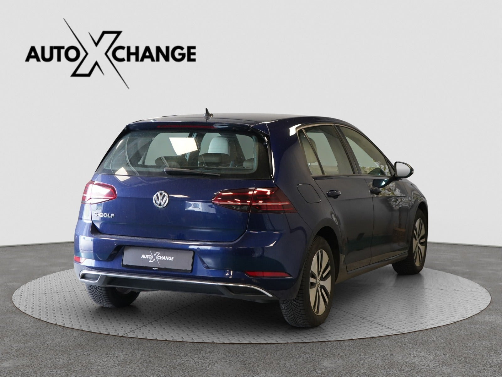 Blå VW e-Golf VII fra 2018