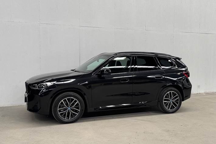 Sort BMW iX1 fra 2023