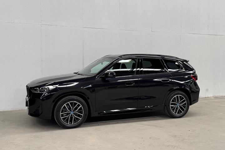 Sort BMW iX1 fra 2023