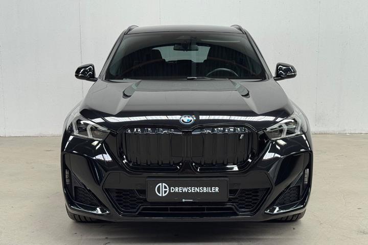 Sort BMW iX1 fra 2023