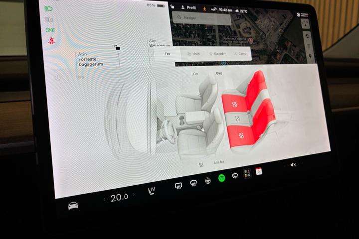 Hvid Tesla Model Y fra 2021