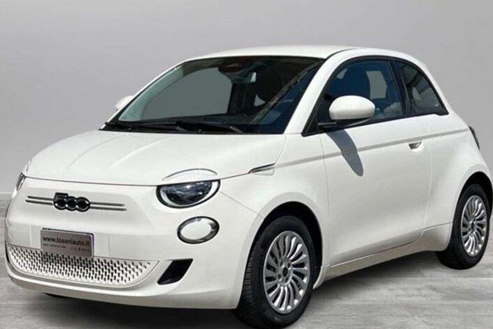 Hvid Fiat 500e fra 2021