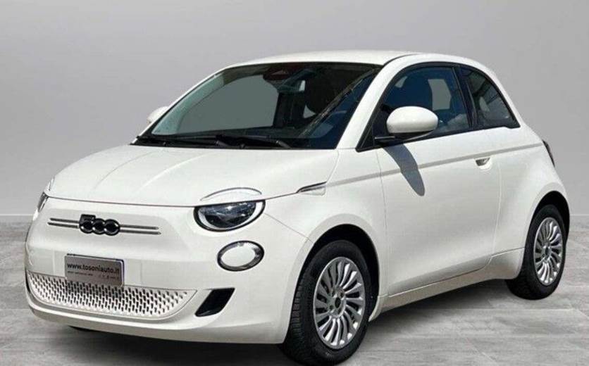 Fiat 500e 24 Action