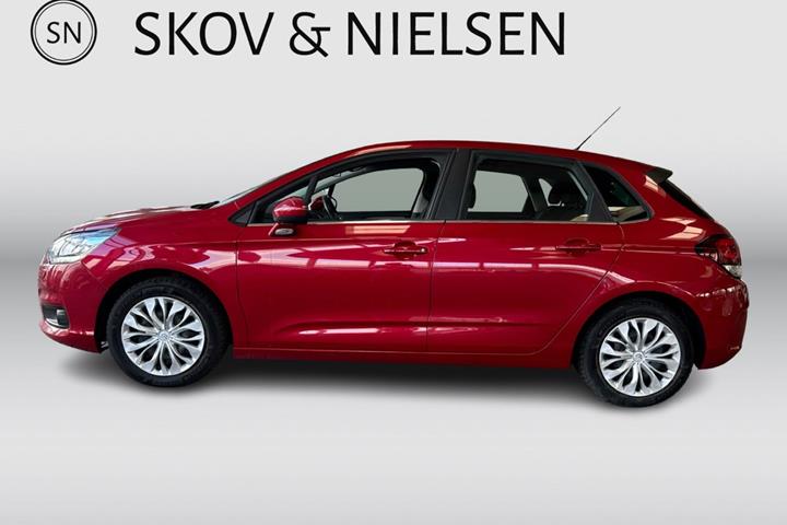 Rød Citroën C4 fra 2016