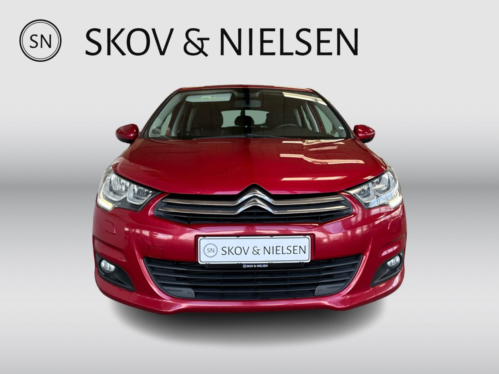 Rød Citroën C4 fra 2016