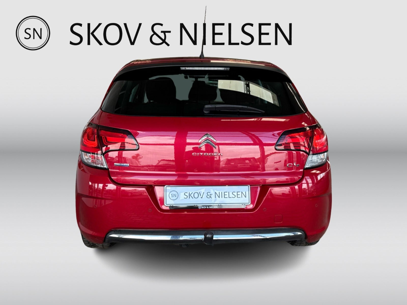 Rød Citroën C4 fra 2016