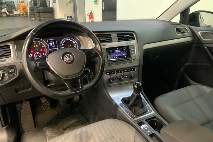 Sort VW Golf VII fra 2015