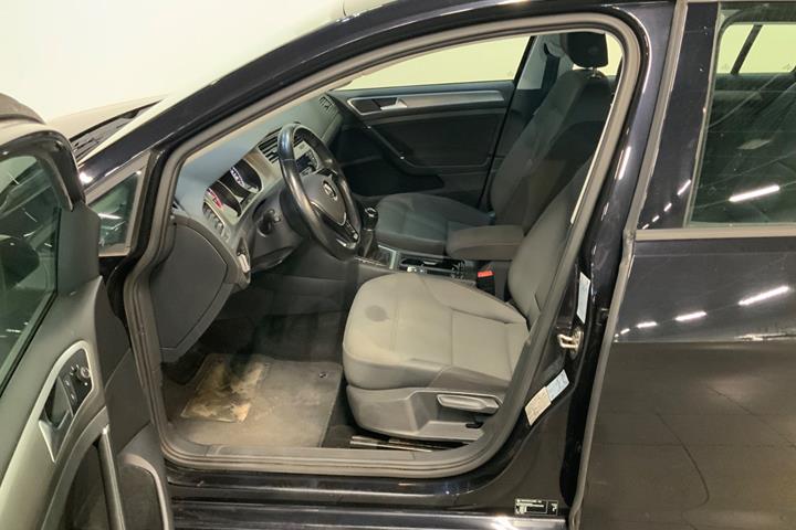 Sort VW Golf VII fra 2015