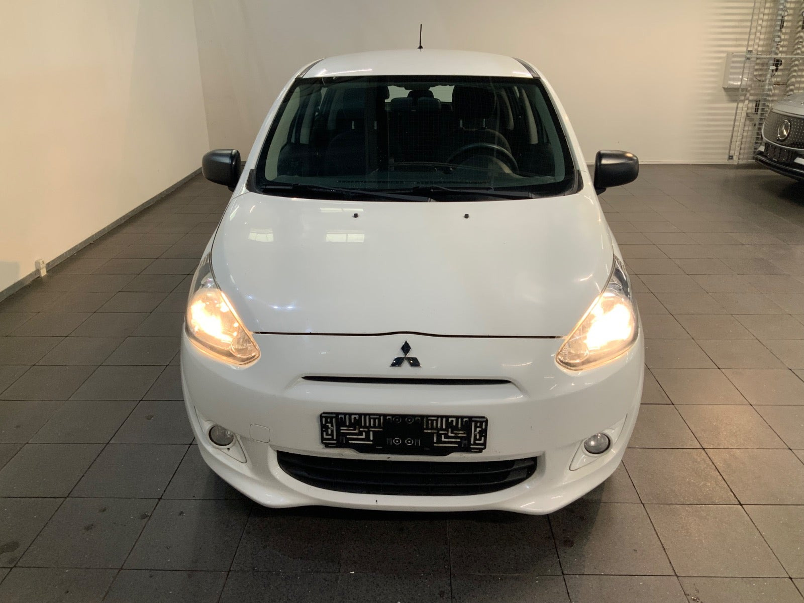 Hvid Mitsubishi Space Star fra 2015