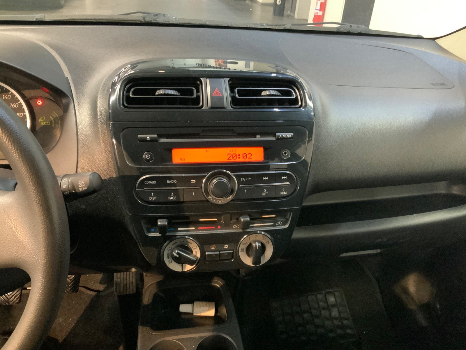 Hvid Mitsubishi Space Star fra 2015