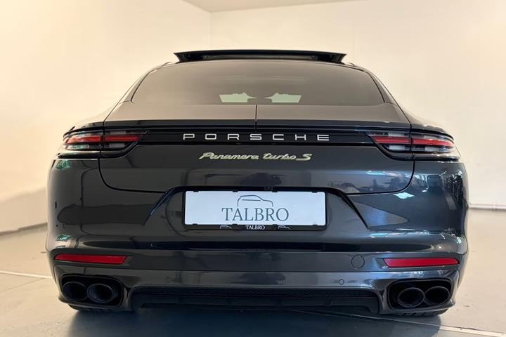 Grå Porsche Panamera Turbo S fra 2018