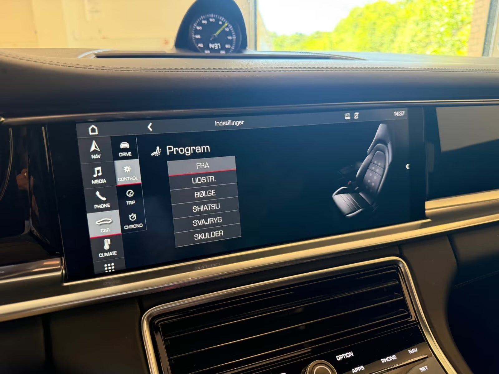 Grå Porsche Panamera Turbo S fra 2018
