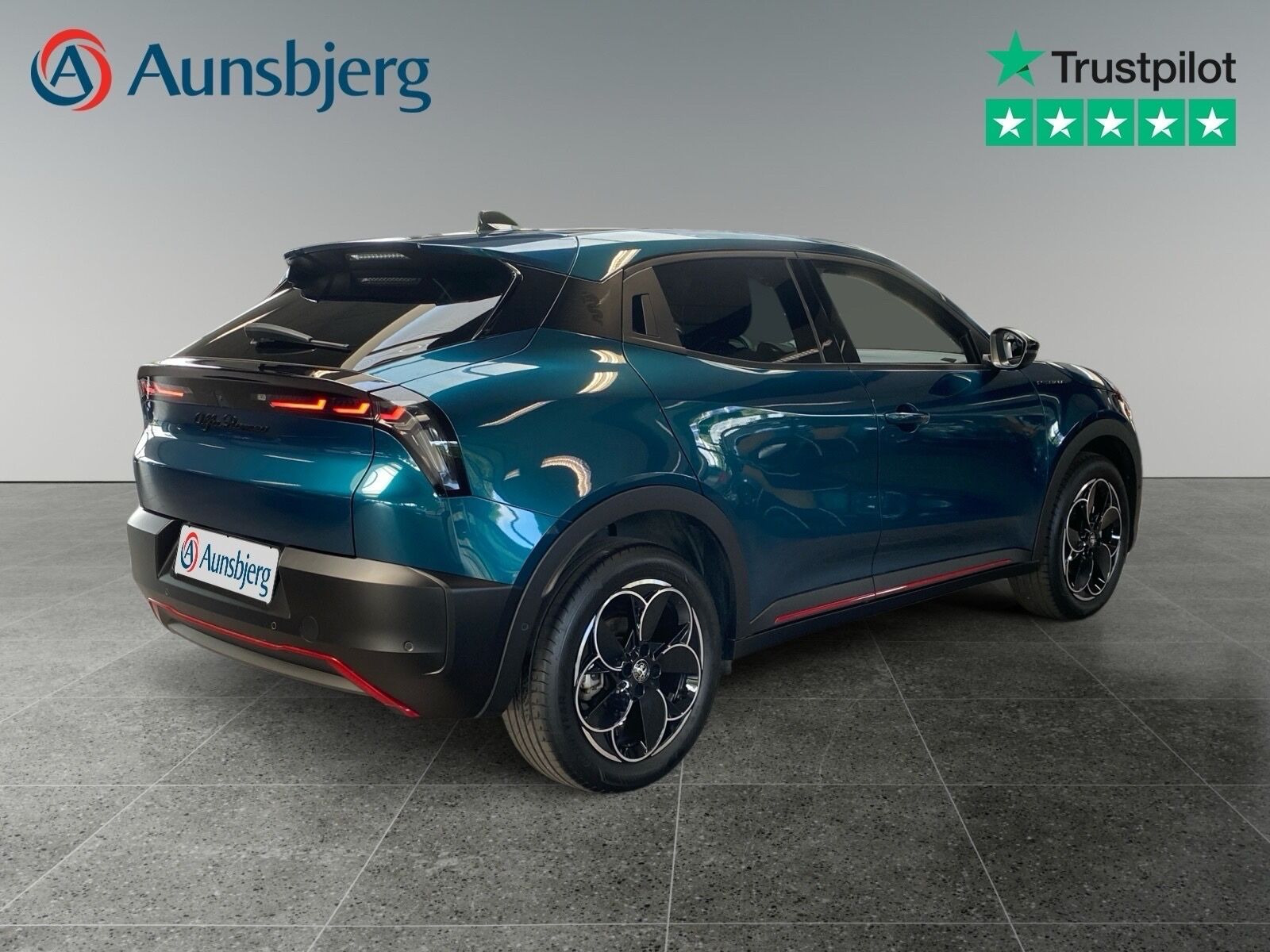 Grøn Alfa Romeo Junior fra 2024
