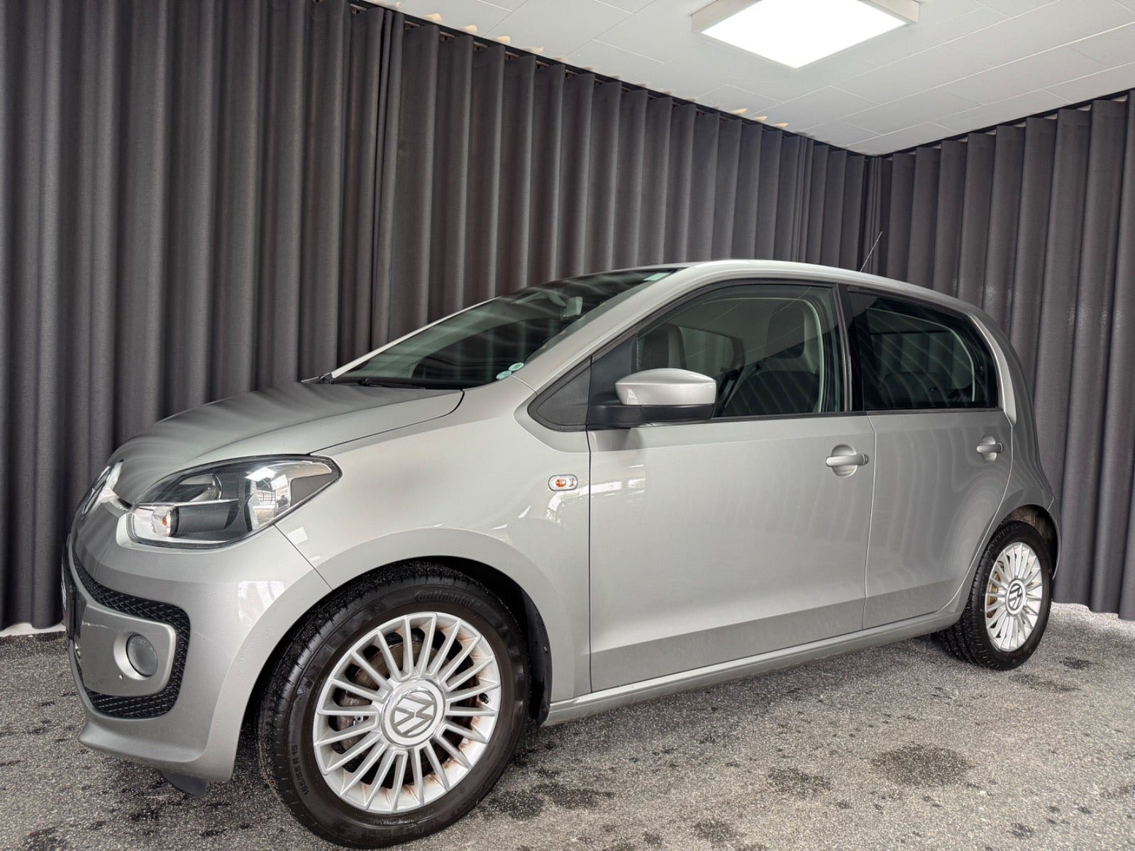 Grå VW UP! fra 2014