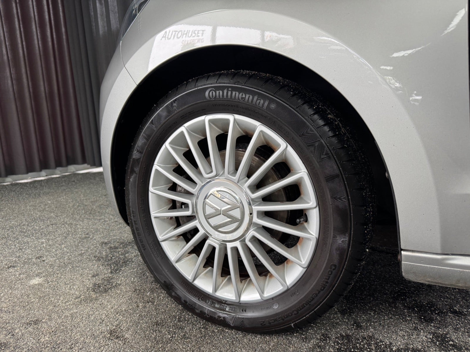 Grå VW UP! fra 2014