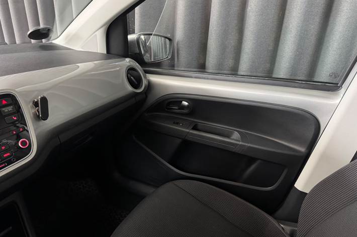 Grå VW UP! fra 2014