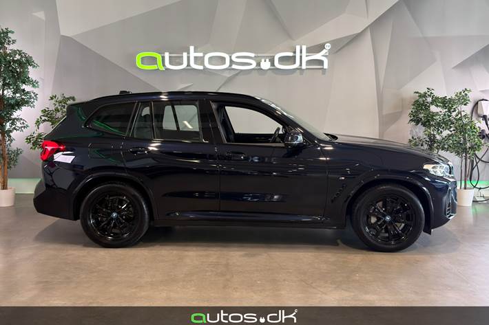 Sort BMW iX3 fra 2023
