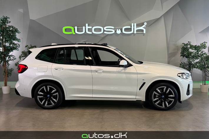 Hvid BMW iX3 fra 2022