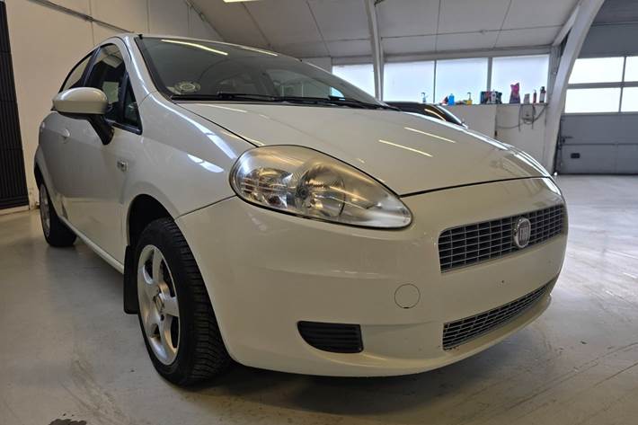 Hvid Fiat Grande Punto fra 2009
