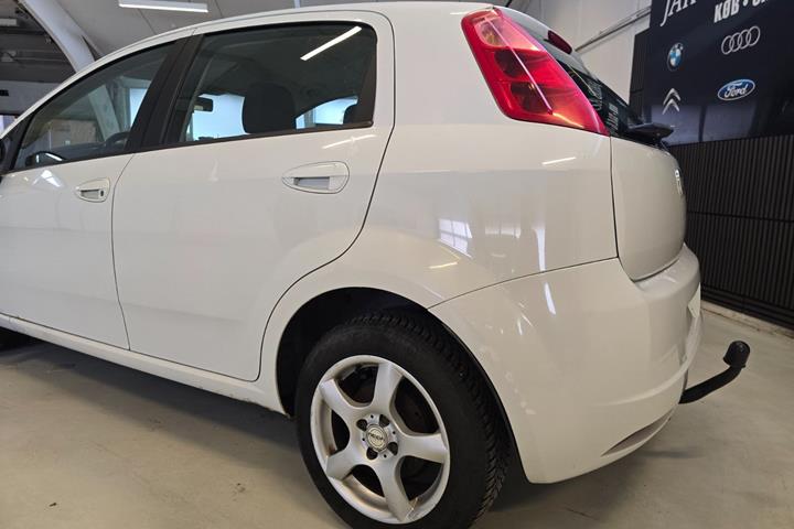 Hvid Fiat Grande Punto fra 2009