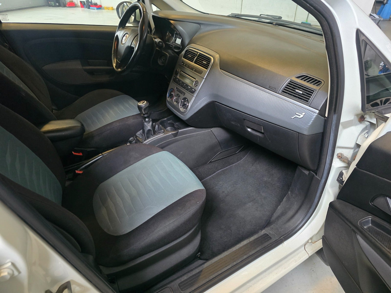 Hvid Fiat Grande Punto fra 2009
