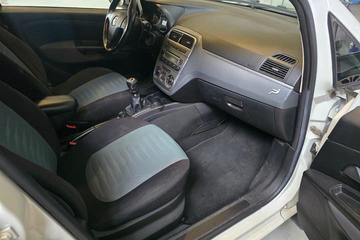 Hvid Fiat Grande Punto fra 2009