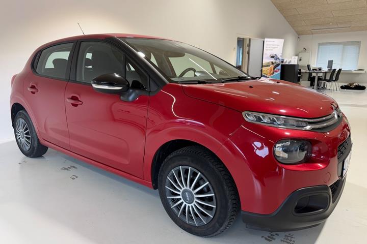 Rød Citroën C3 fra 2019 set udefra