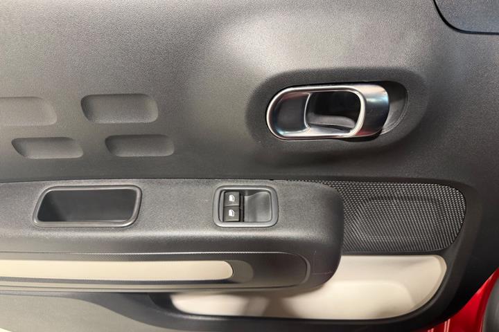 Rød Citroën C3 fra 2019