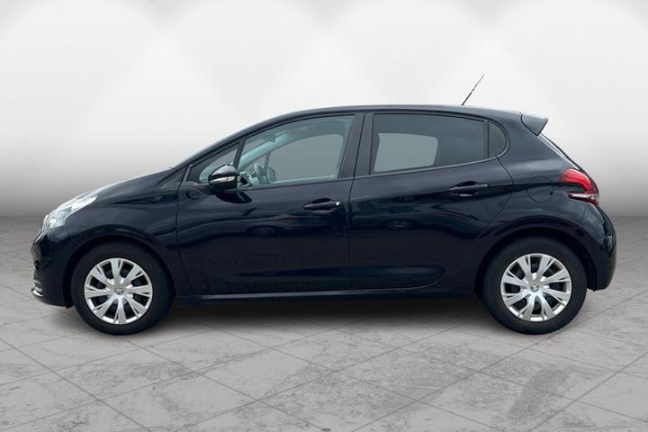 Blå Peugeot 208 fra 2016