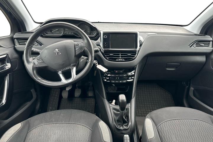 Blå Peugeot 208 fra 2016