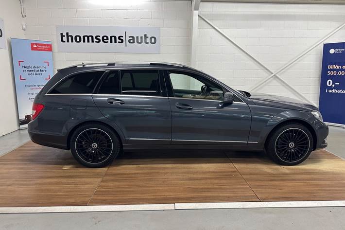 Grå Mercedes C350 fra 2013