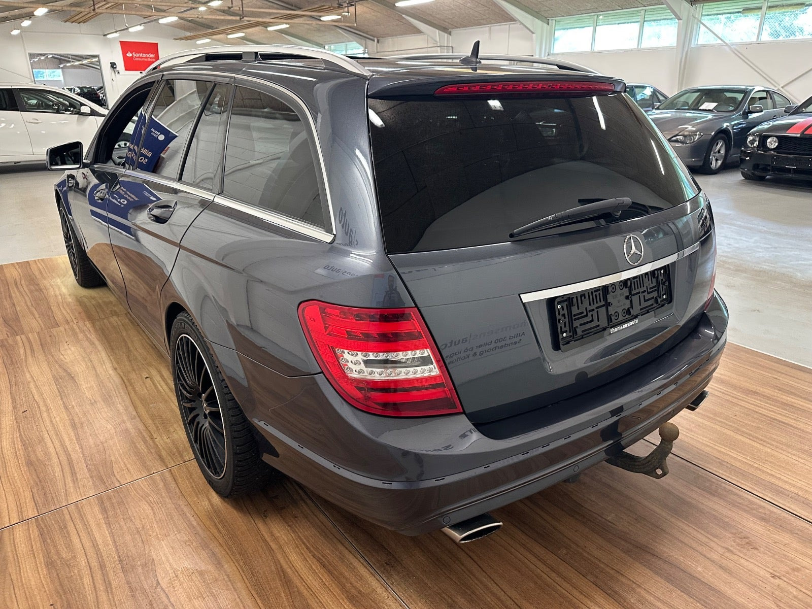 Grå Mercedes C350 fra 2013