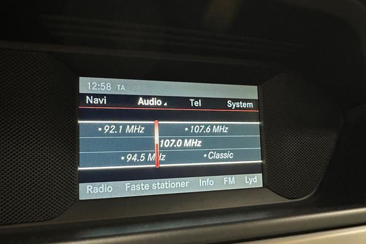 Grå Mercedes C350 fra 2013