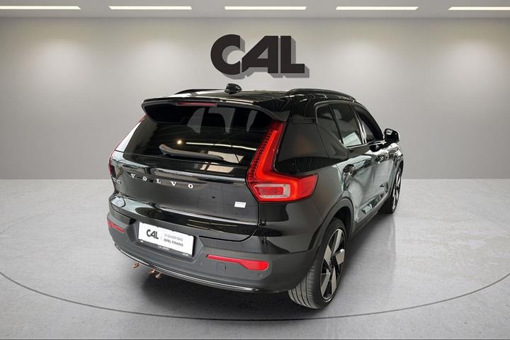Sort Volvo XC40 fra 2023