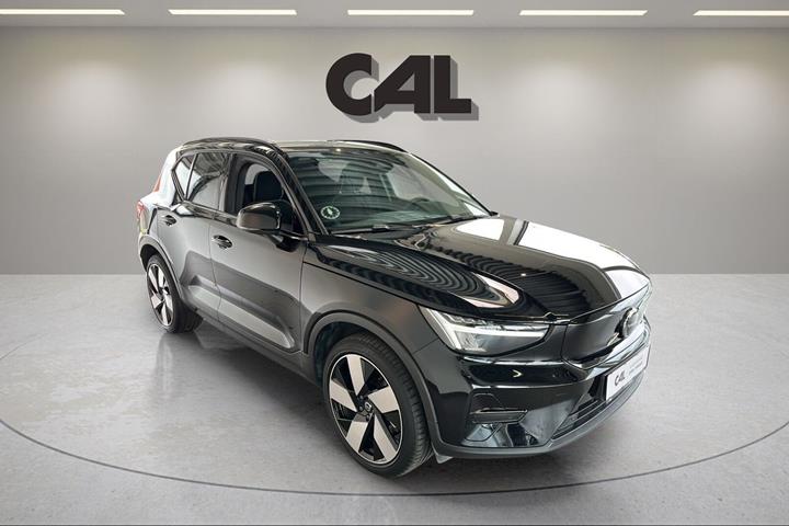 Sort Volvo XC40 fra 2023