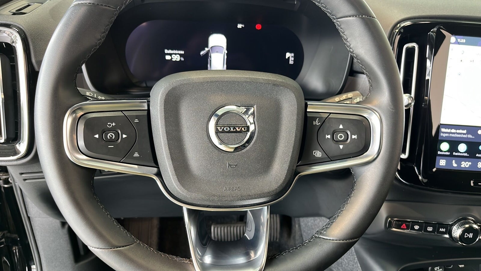 Sort Volvo XC40 fra 2023