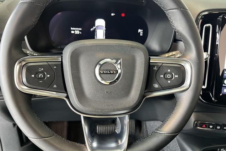 Sort Volvo XC40 fra 2023