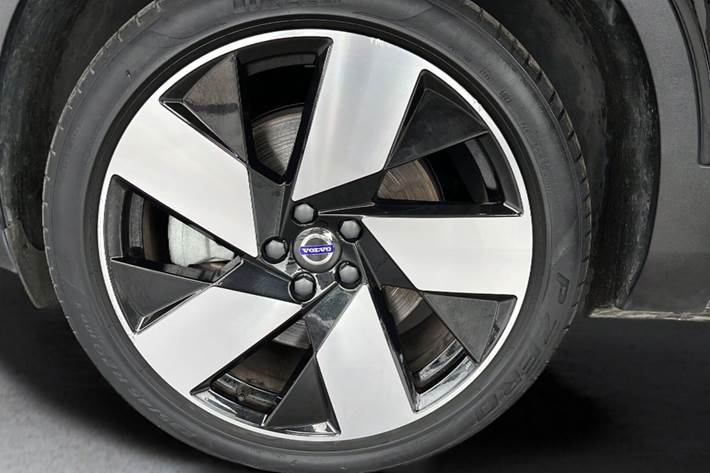 Sort Volvo XC40 fra 2023