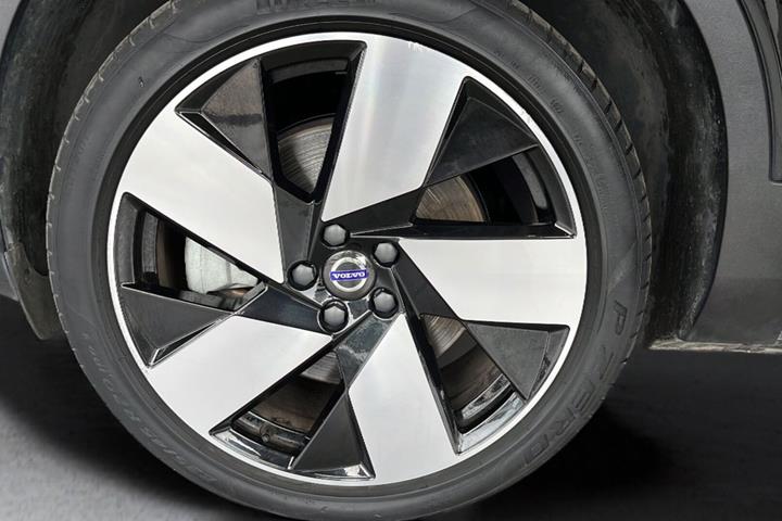 Sort Volvo XC40 fra 2023
