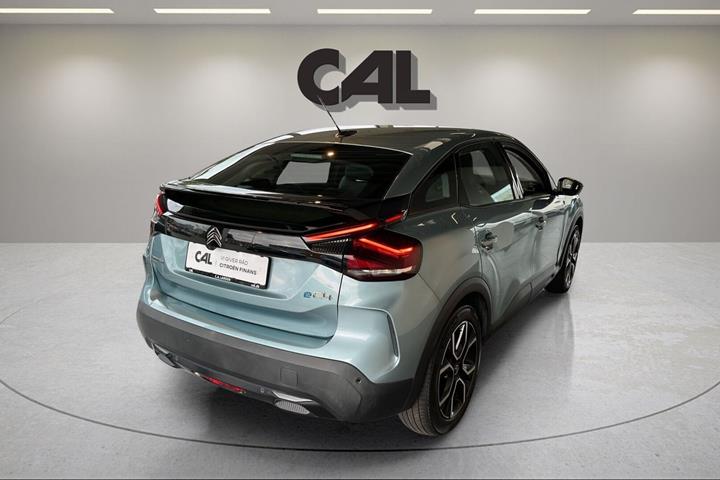 Blå Citroën ë-C4 fra 2021