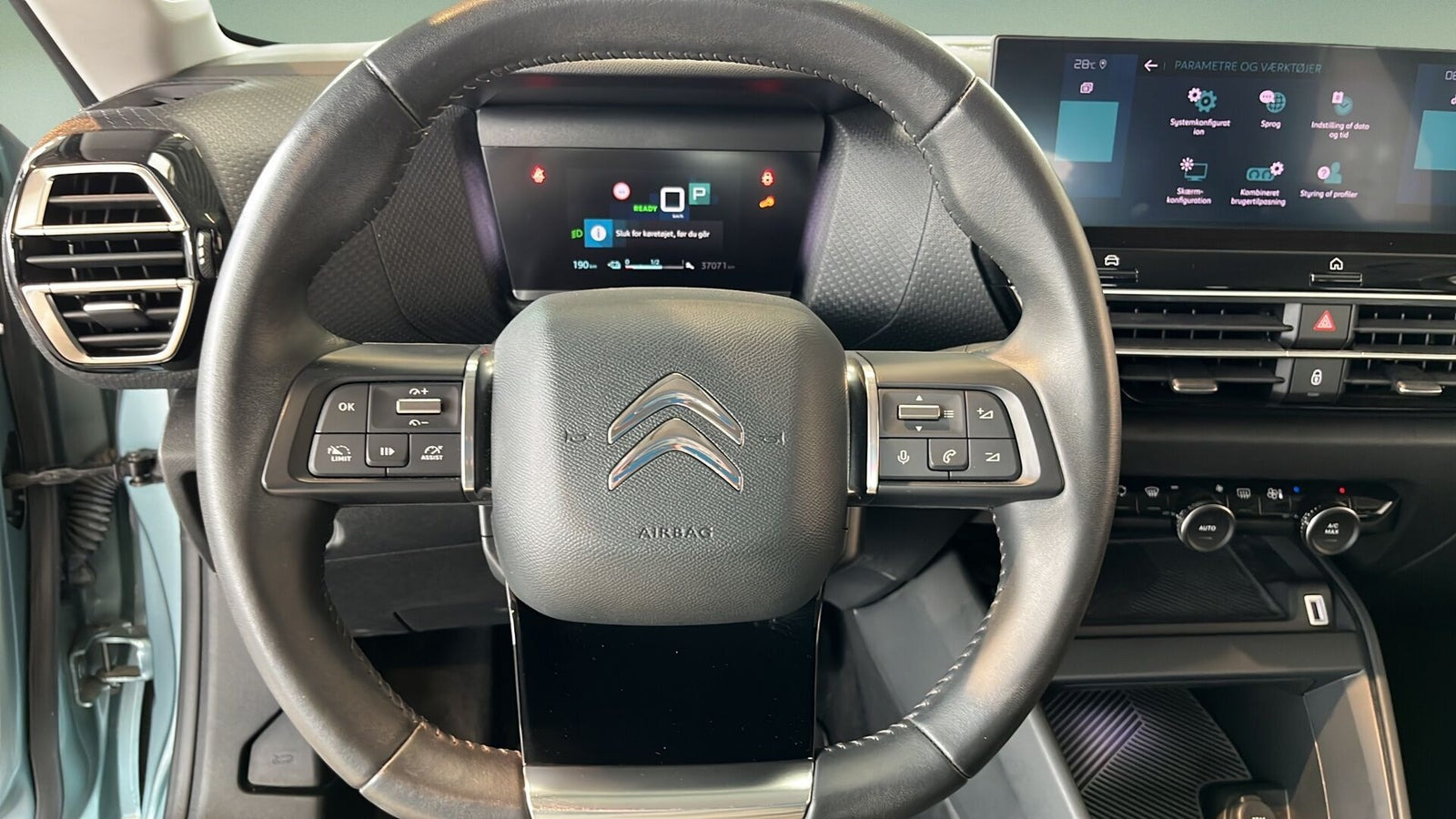 Blå Citroën ë-C4 fra 2021