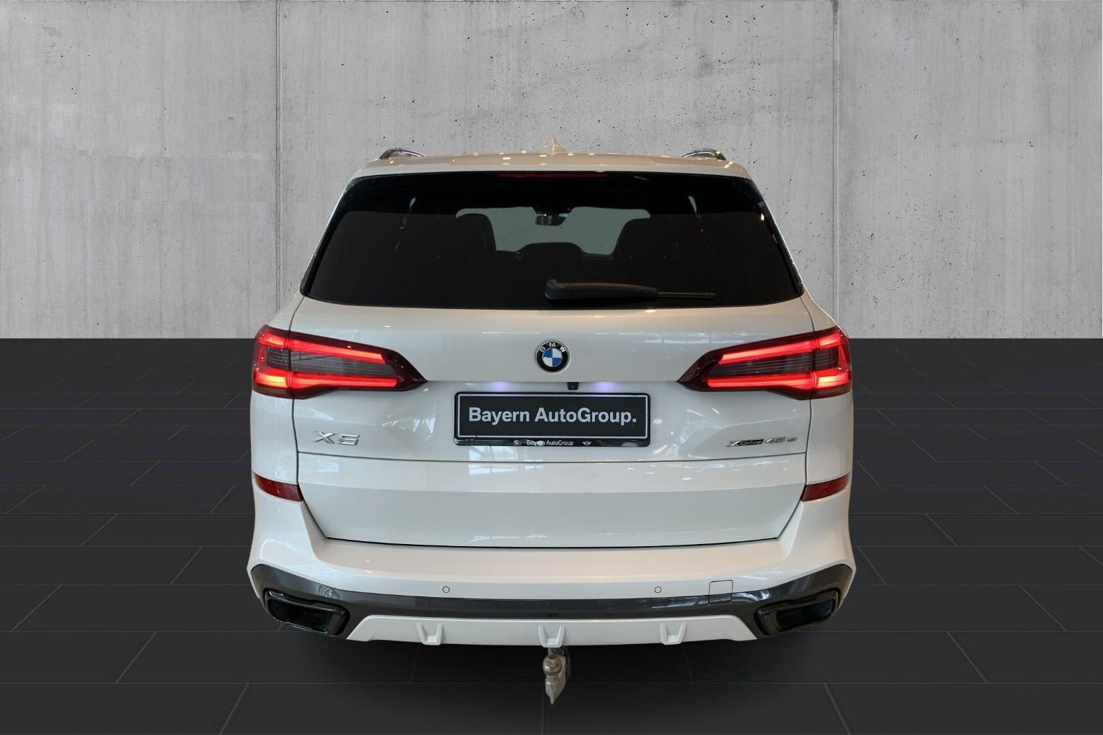 Hvid BMW X5 fra 2021