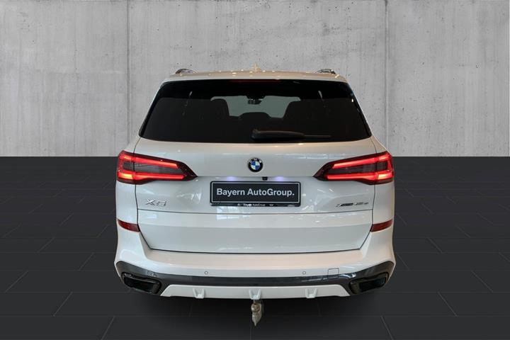 Hvid BMW X5 fra 2021
