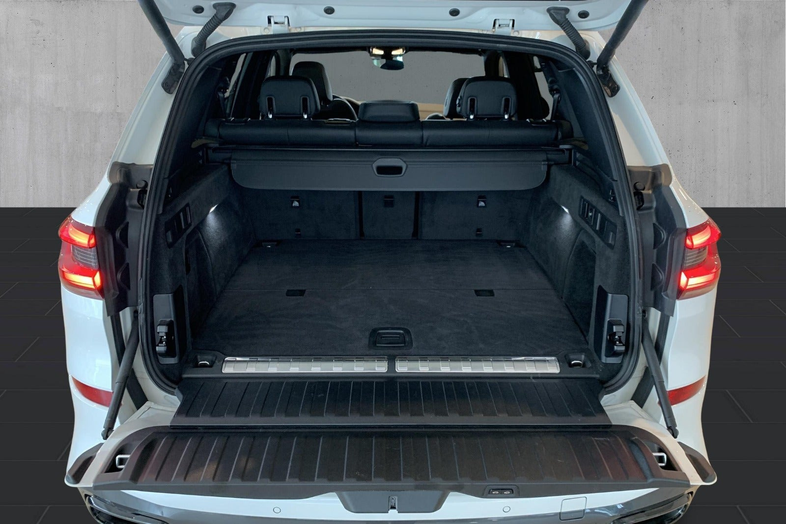 Hvid BMW X5 fra 2021