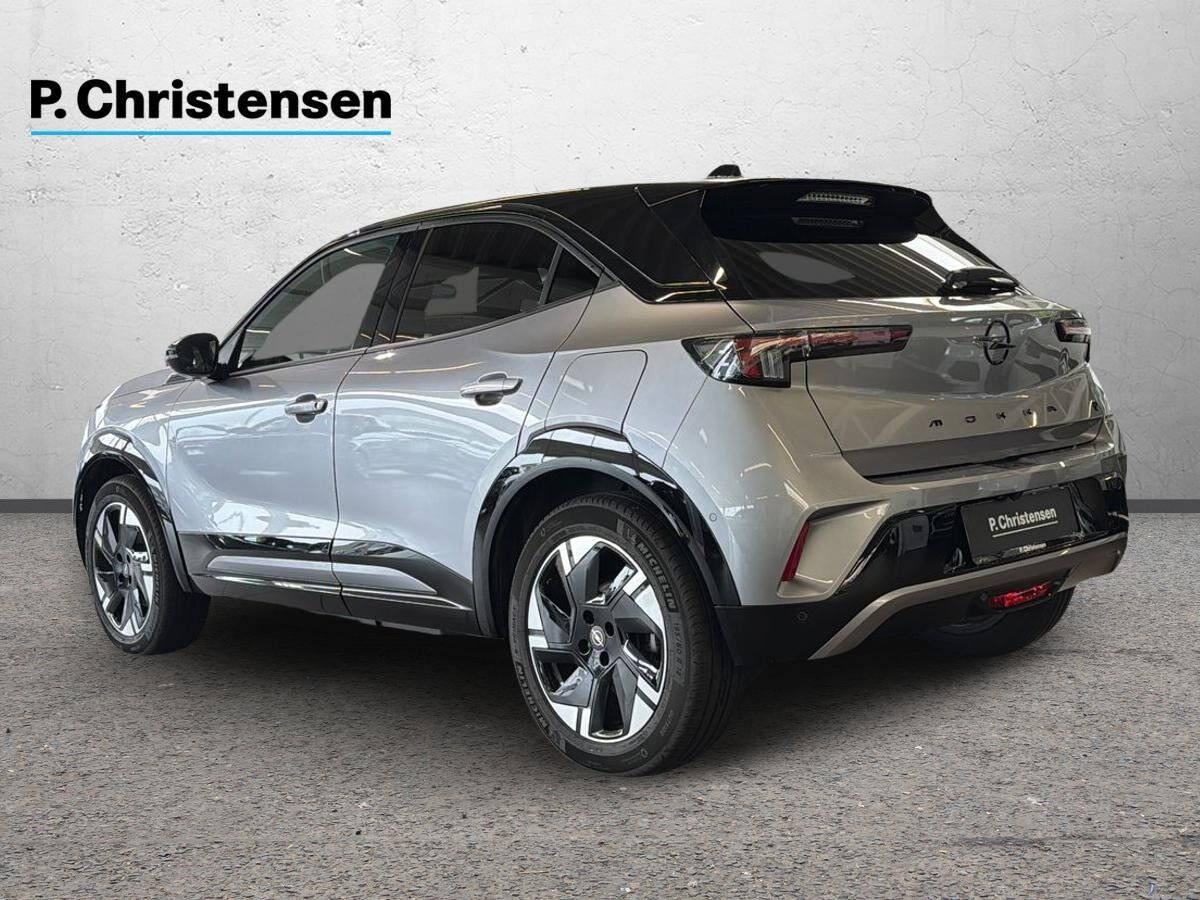 Sølv Opel Mokka-e fra 2025