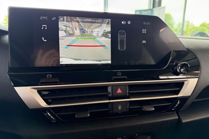 Rød Citroën ë-C4 X fra 2024