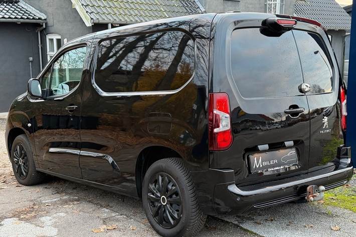 Sort Peugeot Partner fra 2019
