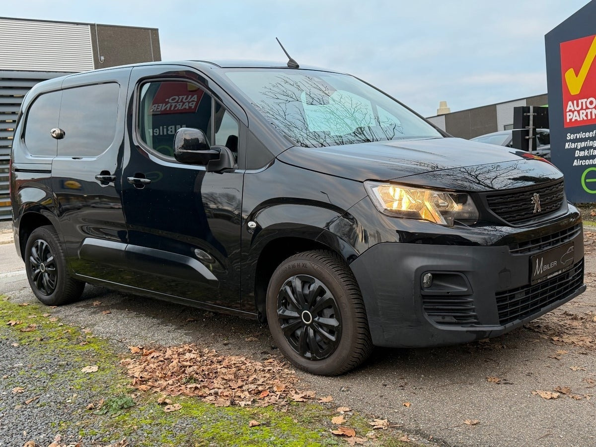 Sort Peugeot Partner fra 2019