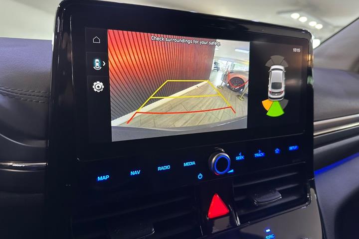 Grå Hyundai Ioniq fra 2020