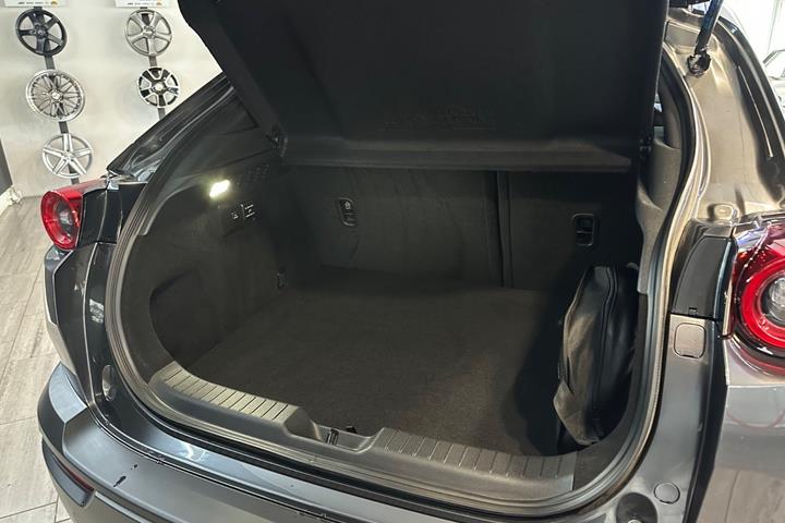 Grå Mazda MX-30 fra 2024